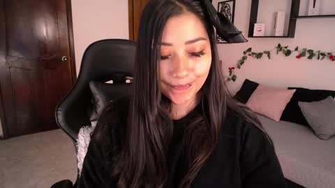 Mia zoe online show from 10/07/25, 02:03