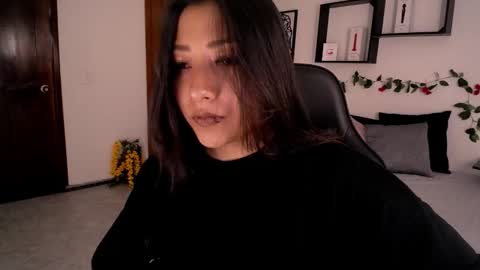 Mia zoe online show from 10/20/25, 12:38