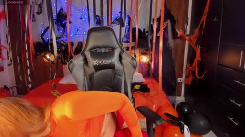 Violett online show from 10/27/25, 05:39