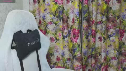 Mia online show from 10/25/25, 07:41