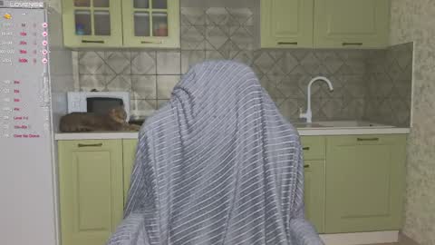 Mia online show from 04/18/26, 07:58