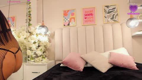 mia__bailey_ online show from 04/08/26, 03:06