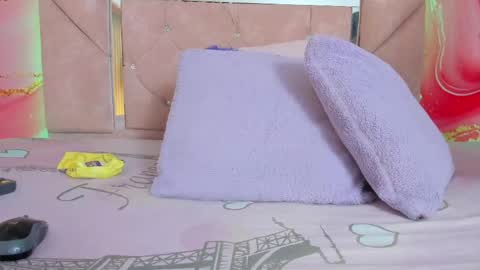 mia__blaze_ online show from 04/13/26, 03:01