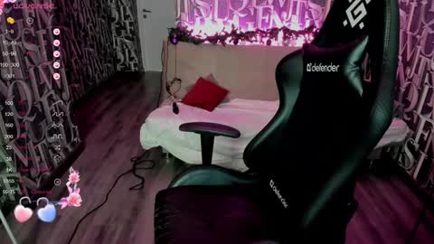 Mia  GMT7 Mon Tue Wen Thur 1000am-0300pm Sat 0300am-0900am online show from 01/11/25, 05:20