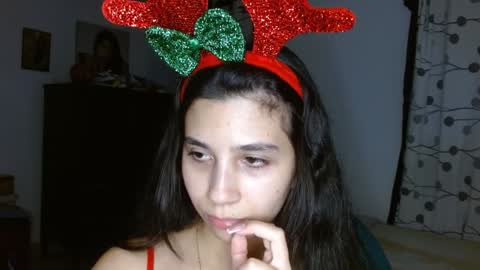 Snapshot of mia__lopez_ chatting on 12/31/24, 11:06 Mia online show from 12/31/24, 11:06