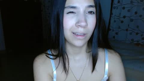 Snapshot of mia__lopez_ chatting on 01/03/25, 12:33 Mia online show from 01/03/25, 12:33