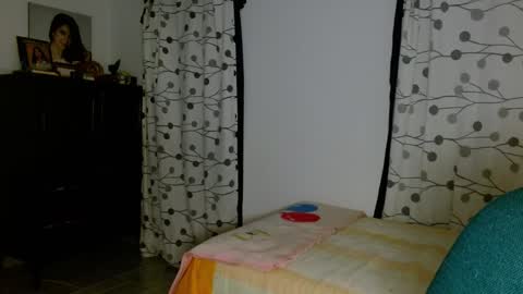 Snapshot of mia__lopez_ chatting on 01/03/25, 05:06 Mia online show from 01/03/25, 05:06