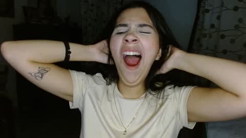 Snapshot of mia__lopez_ chatting on 01/05/25, 12:52 Mia online show from 01/05/25, 12:52