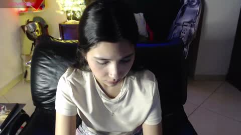 Snapshot of mia__lopez_ chatting on 01/10/25, 05:47 Mia online show from 01/10/25, 05:47