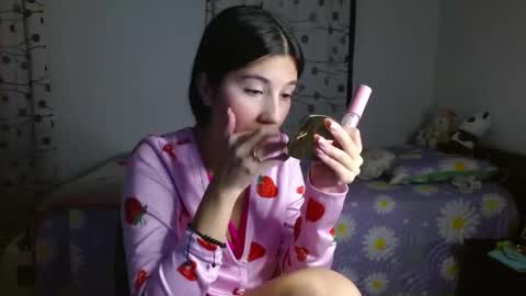 Snapshot of mia__lopez_ chatting on 03/04/25, 11:32 Mia online show from 03/04/25, 11:32