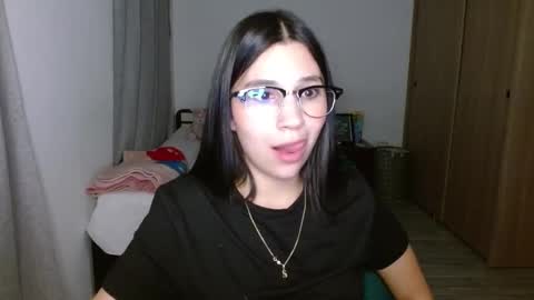 Snapshot of mia__lopez_ chatting on 10/25/25, 03:58 Mia online show from 10/25/25, 03:58