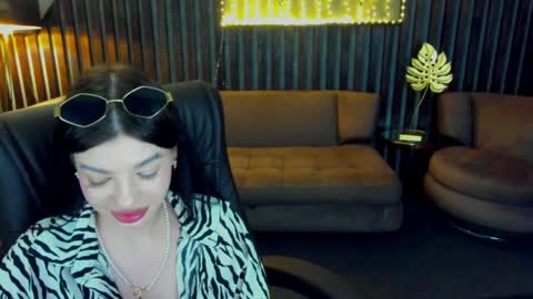 Snapshot of mia__mia_18 chatting on 05/19/26, 01:39 Alina online show from 05/19/26, 01:39