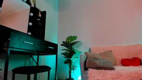 Mia  Milan online show from 07/26/26, 05:15