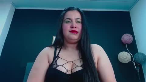 C A L L  M E  M I A  online show from 09/17/25, 10:00