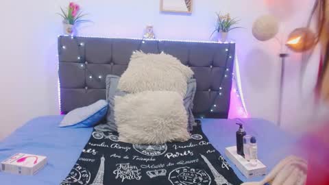 C A L L  M E  M I A  online show from 03/31/26, 01:40