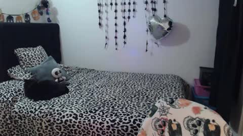 mia online show from 01/09/26, 04:04