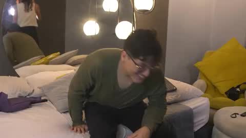 Belmont and Mia online show from 04/05/26, 04:59