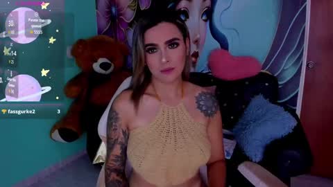 Mia online show from 04/19/26, 07:27