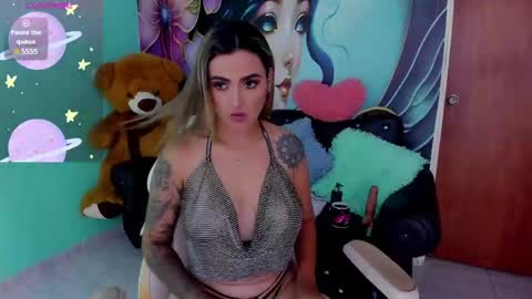 Snapshot of mia_bigtits_17 chatting on 05/09/26, 07:19 Mia online show from 05/09/26, 07:19