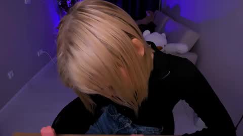 Mia online show from 01/30/25, 03:51