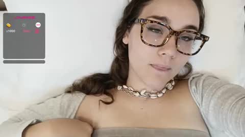 Snapshot of mia_boone chatting on 01/01/25, 05:11 mia_boone online show from 01/01/25, 05:11