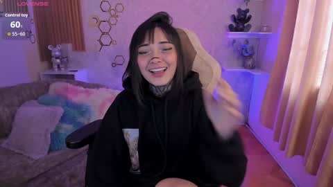 Mia online show from 04/30/26, 09:19