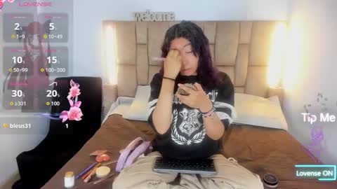 mia_cavallii online show from 03/06/26, 12:01