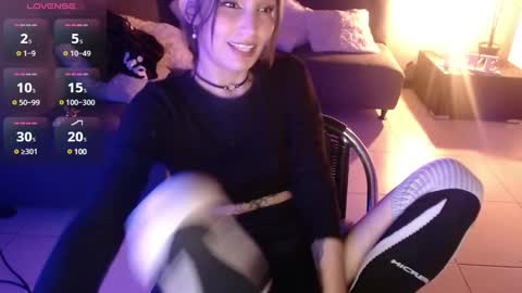 Snapshot of mia_collens_ chatting on 01/07/25, 04:29 MIA online show from 01/07/25, 04:29