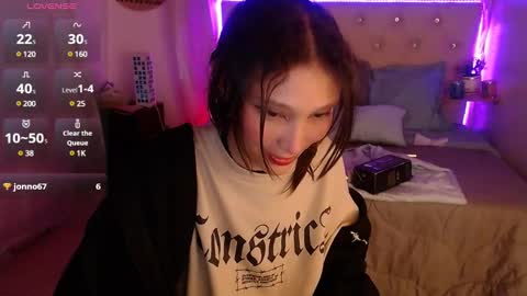 Snapshot of mia_collens_ chatting on 01/12/25, 04:00 MIA online show from 01/12/25, 04:00