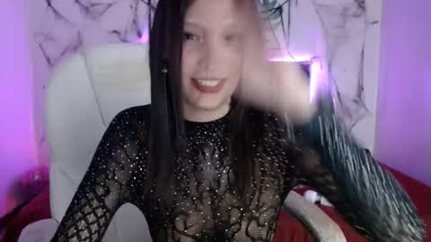 Snapshot of mia_collens_ chatting on 10/21/25, 01:17 MIA online show from 10/21/25, 01:17