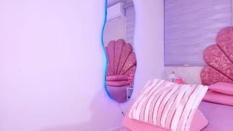 Snapshot of mia_collenss chatting on 06/26/26, 03:11 Mia online show from 06/26/26, 03:11