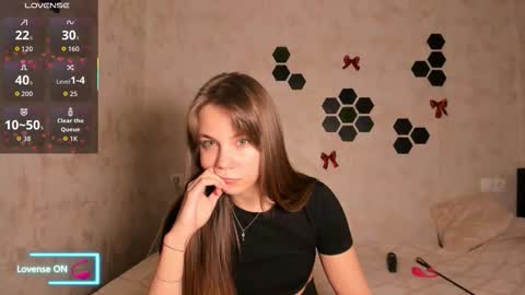 Mia  next stream Thursday 1400 UTC1 Friday 1400 UTC1 online show from 02/12/26, 02:23