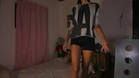 Mia Sandoval online show from 04/27/26, 10:46