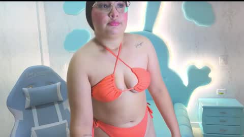 Mia Cuttee online show from 10/13/25, 03:06