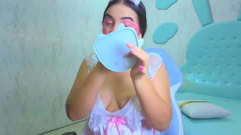 Mia Cuttee online show from 11/24/25, 03:17