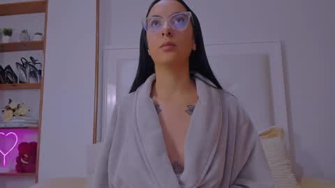 Sarah Luna online show from 03/02/25, 12:32