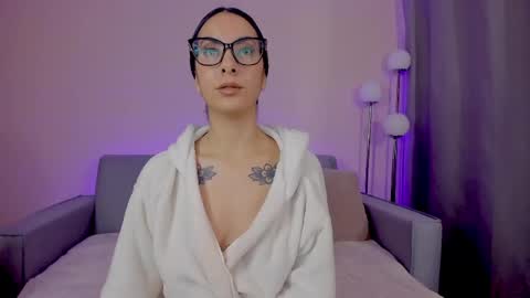 Sarah Luna online show from 04/22/26, 12:18