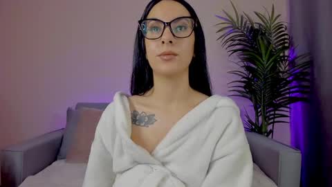 Sarah Luna online show from 04/25/26, 11:24