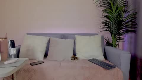 Sarah Luna online show from 05/09/26, 12:10