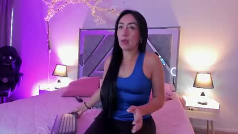 Snapshot of mia_davis__ chatting on 07/06/26, 11:29 mia_davis__ online show from 07/06/26, 11:29