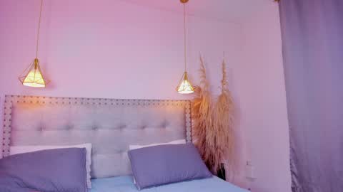 MIA help me get to 25 hands up online show from 04/14/26, 03:45