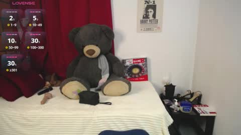 Mia online show from 04/10/26, 12:10