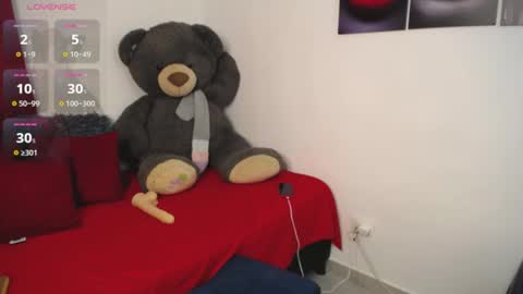 Snapshot of mia_downson chatting on 06/27/26, 12:22 Mia online show from 06/27/26, 12:22