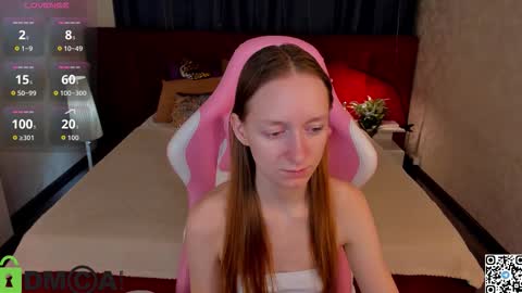 mia_e1fie online show from 11/21/25, 12:10