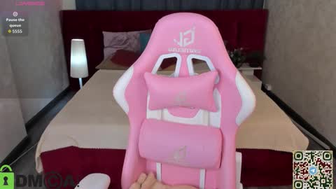 mia_e1fie online show from 12/15/25, 08:07