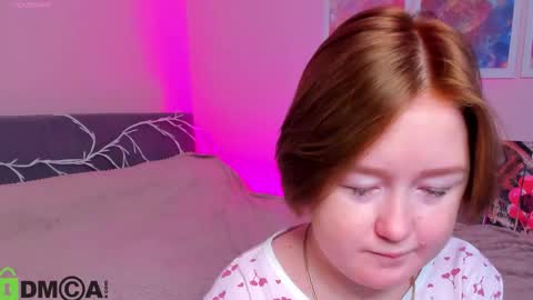 Mia online show from 10/23/25, 02:22