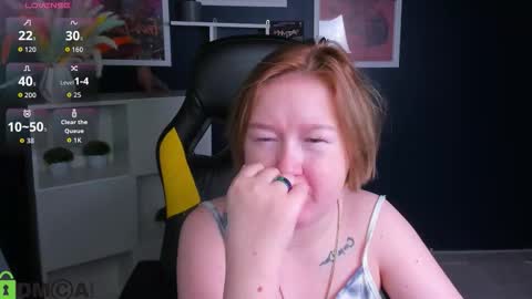 Mia online show from 11/11/25, 02:44