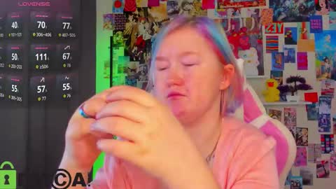 Mia online show from 01/14/26, 03:01