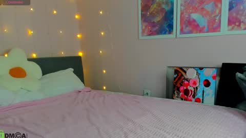 Mia online show from 01/19/26, 02:59