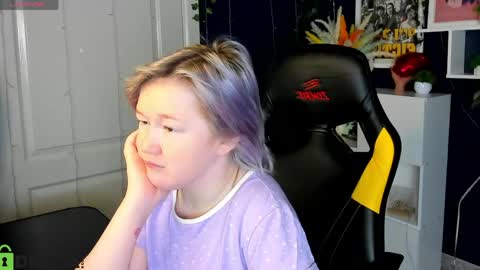 Mia online show from 05/22/26, 03:02